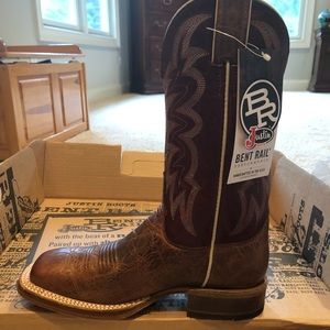 BRAND NEW with TAGS Justin Boots size 7B